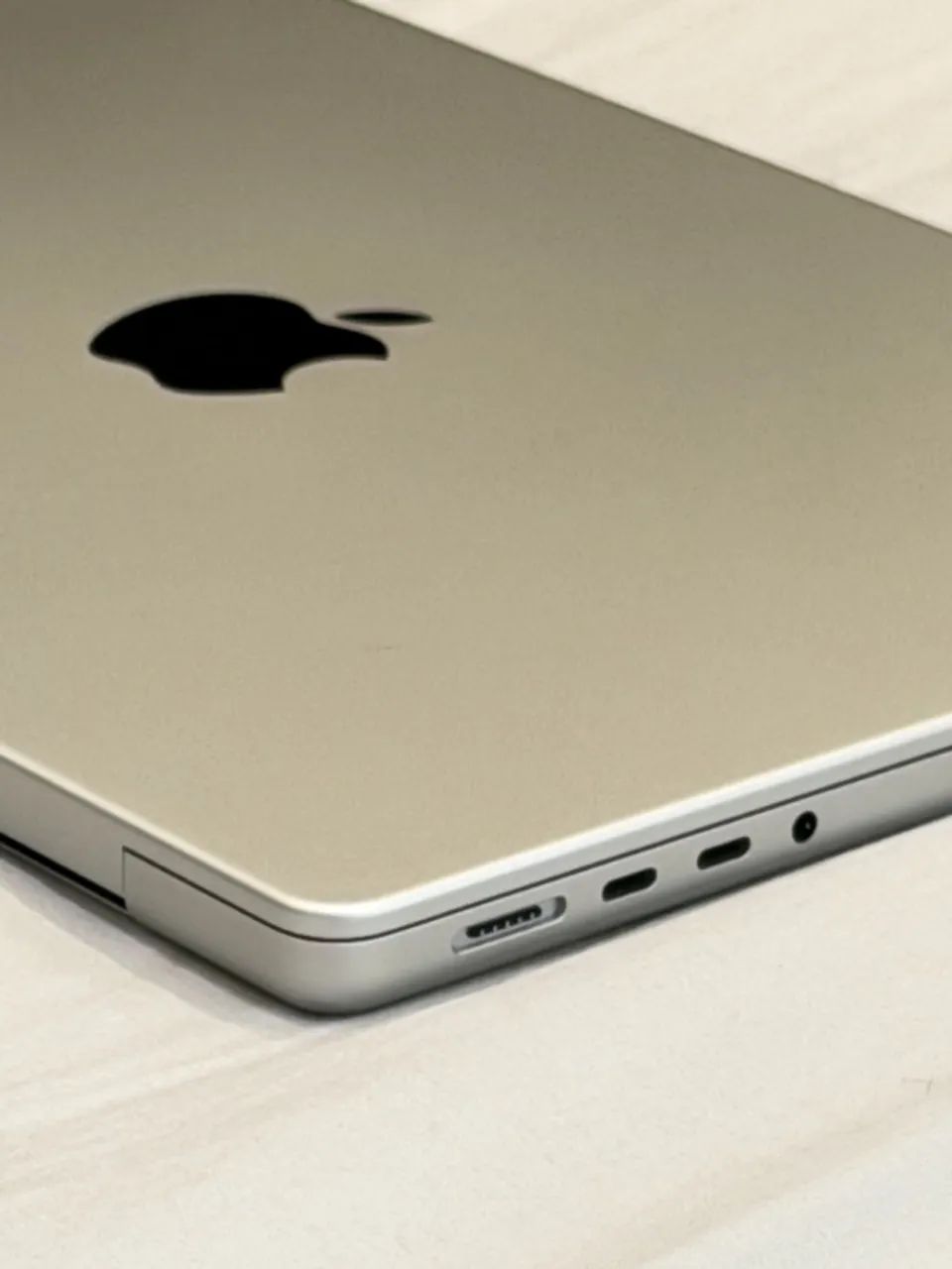 MacBook Pro 14' M3 Pro 18GB 1TB Silver - Bateria 100% - Impecável