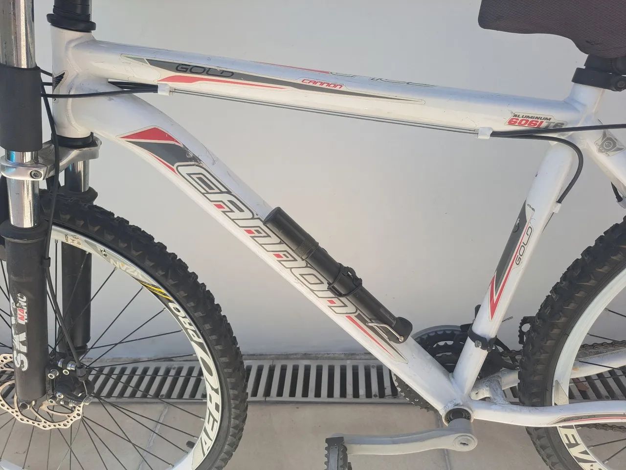 Vendo 2 Bicicletas Quadro Alumínio  - Foto 2