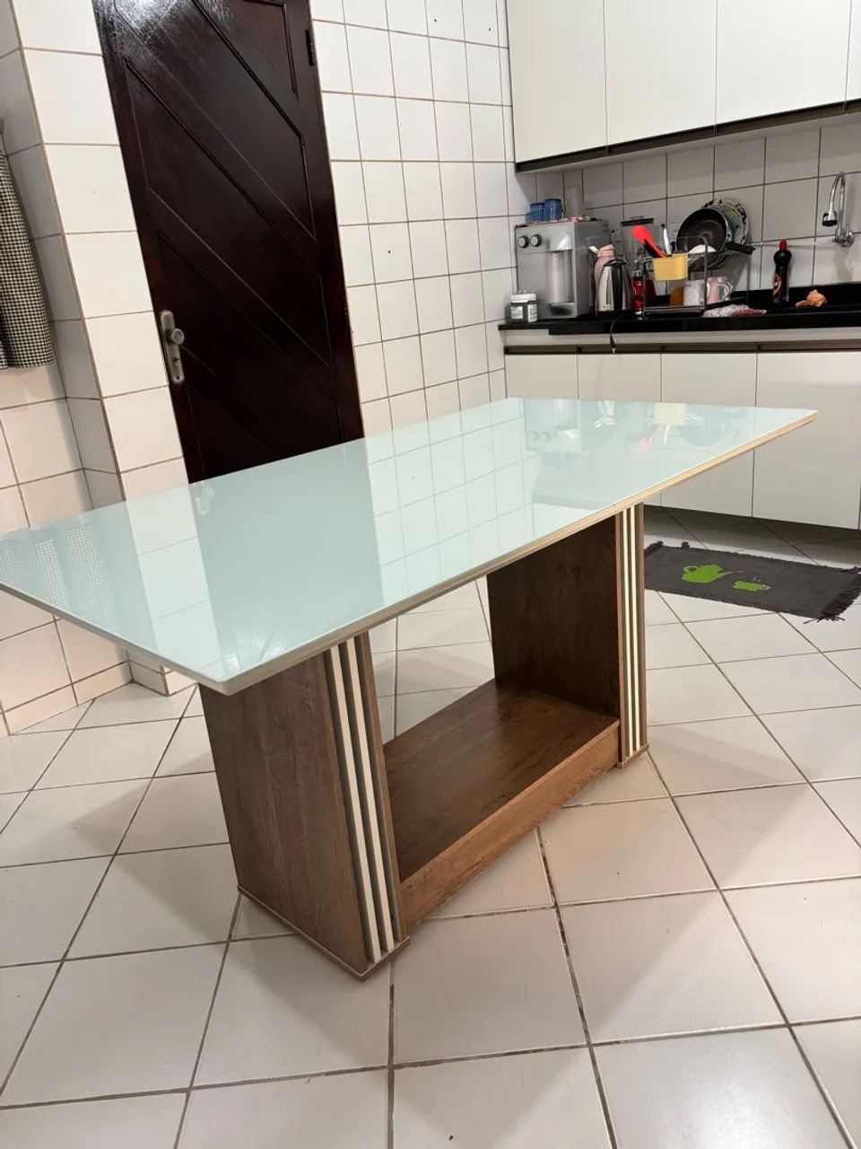 VENDO mesa com tampo de vidro COM DEFEITOS - Foto 2