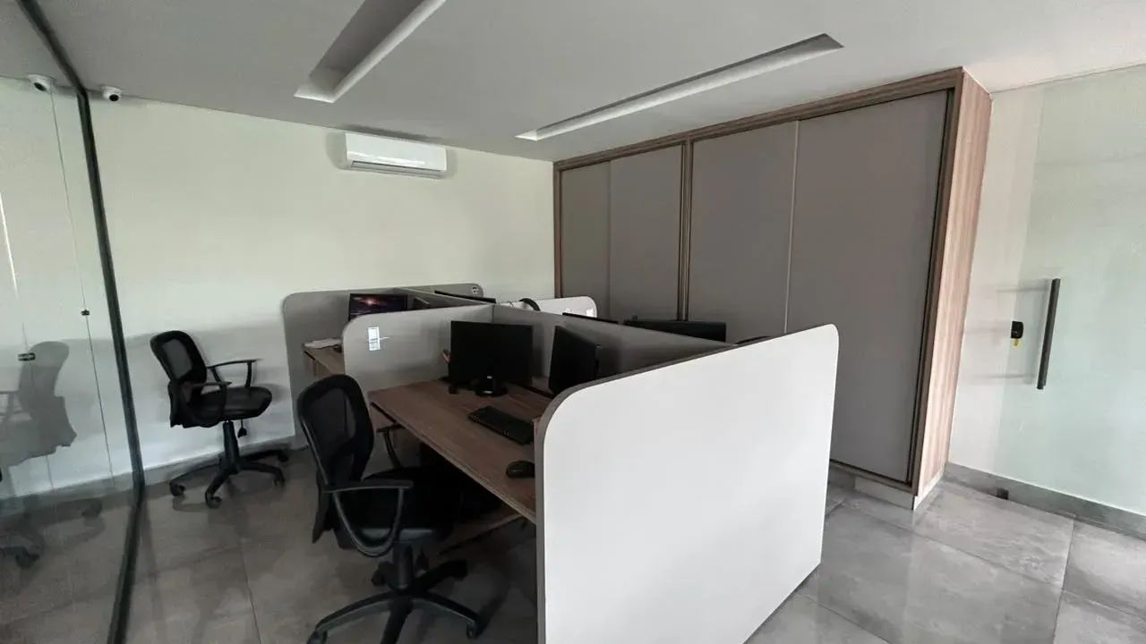 Imóvel para aluguel possui 260 metros quadrados com 5 quartos - Foto 2