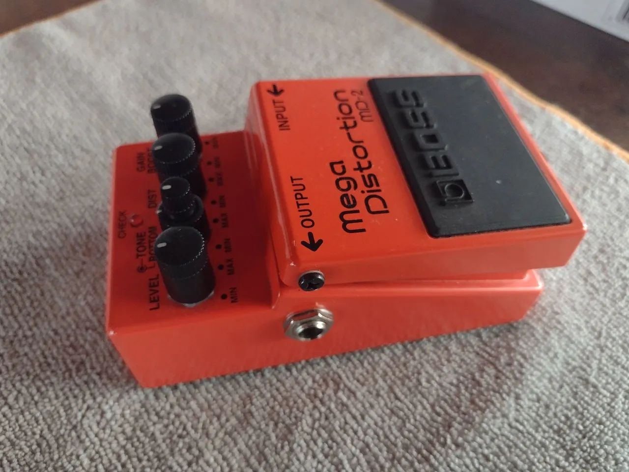 Pedal Boss Mega Distortion MD-2 semi novo, com caixa, manual e docs - Foto 5