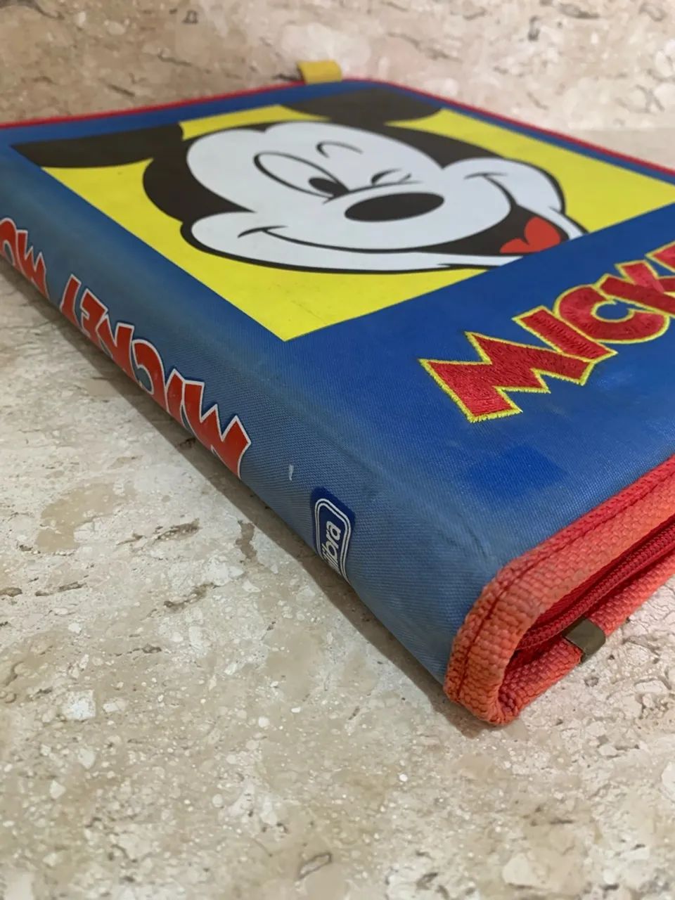 Capa de caderno Mickey  - Foto 4
