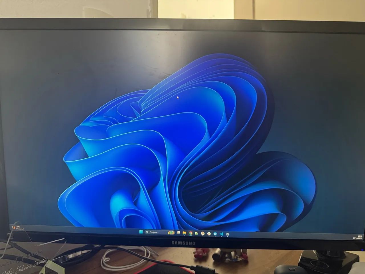 Monitor Samsung 28 4K UHD - Foto 2