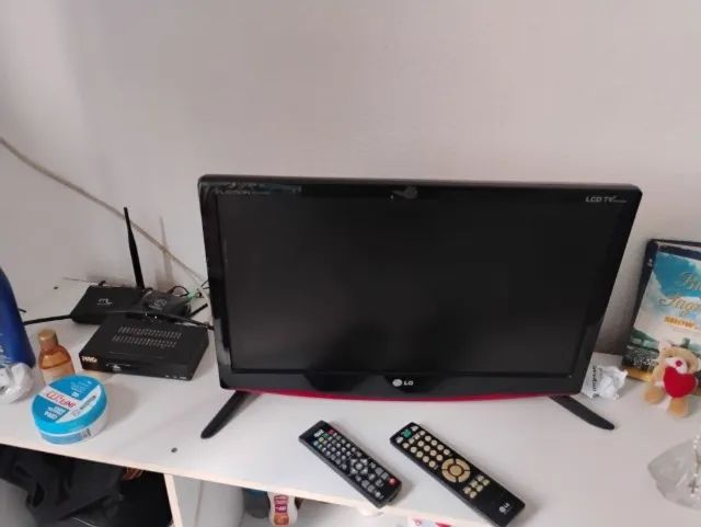 Tv e monitor LG 14 polegadas com conversor digital e controles  R$ 200,00 - Foto 4
