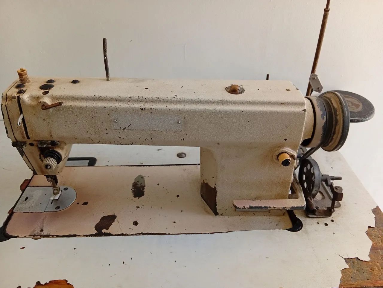 Vende se máquina de costura industrial