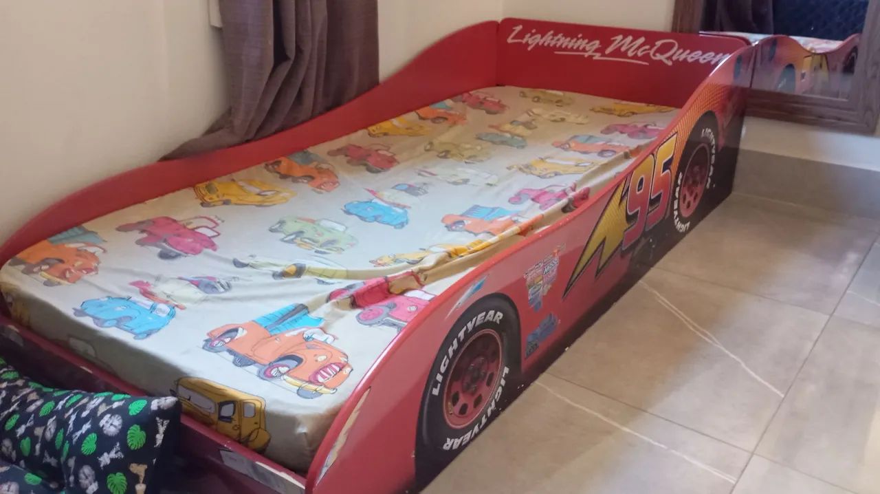 Cama infantil McQueen solteiro 