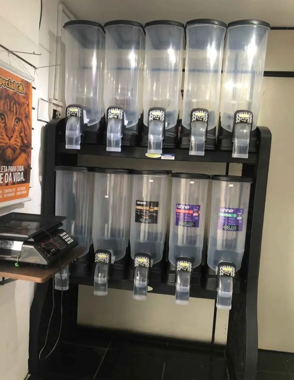 Dispenser de raçao. 
