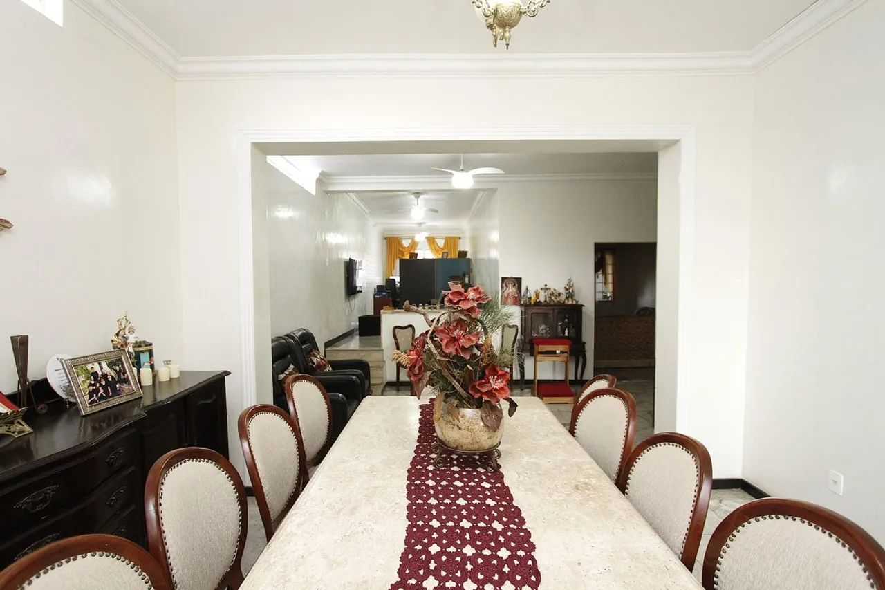 Casa à Venda - Lagoinha, 3 Quartos, 400 m2