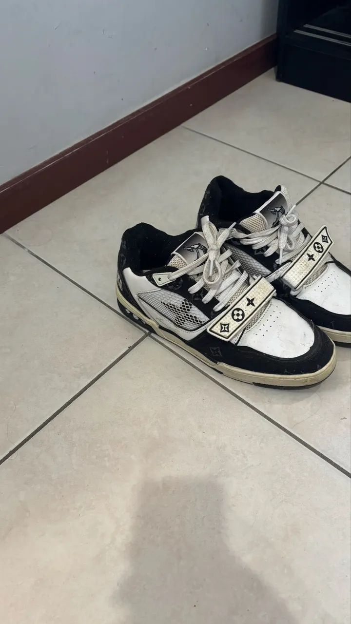 Tênis Louis Vuitton tamanho 40 - Foto 2