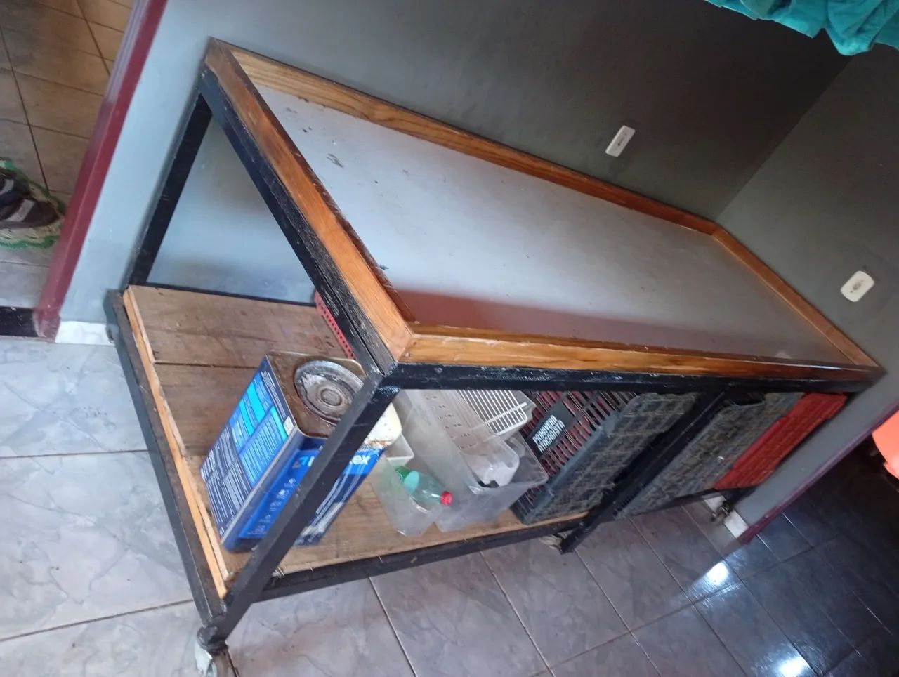 Mesa branca fórmica verdurao frutaria - Foto 3