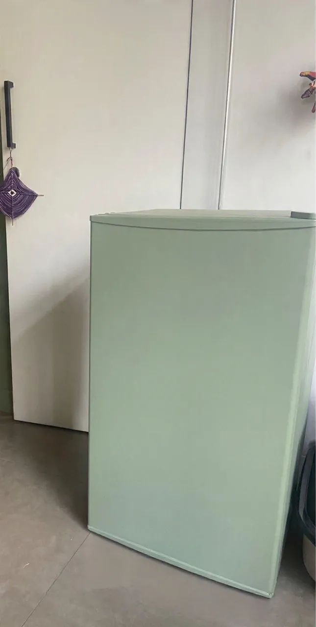 Frigobar Midea 93L MRC10B1