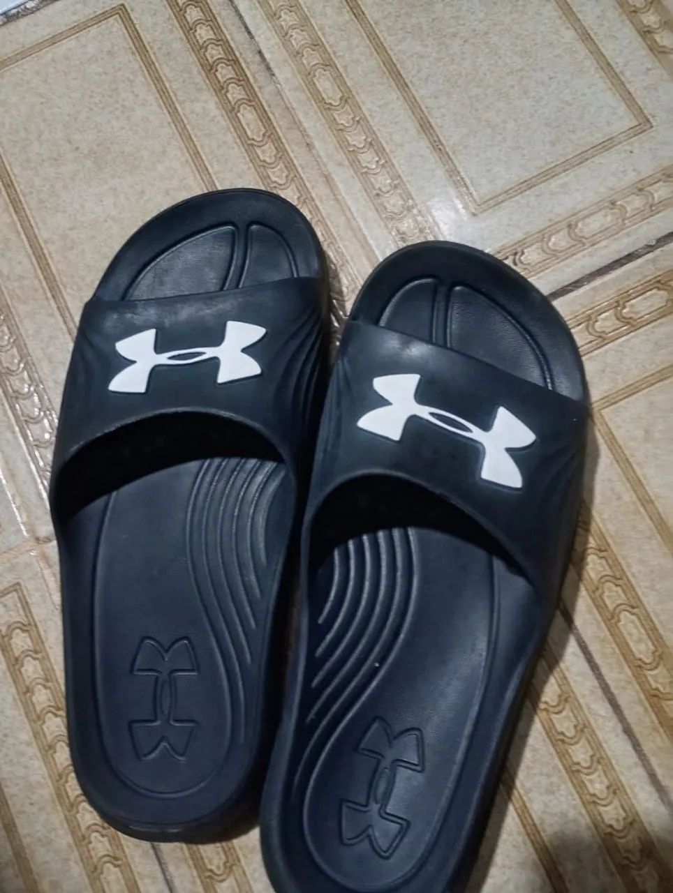 Chinelo under armor