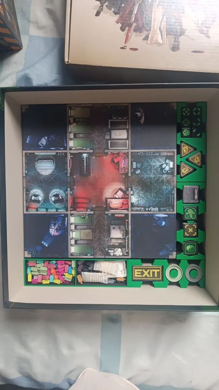 Zombicide Dark Side (Português) com organizador de Tokens e dados