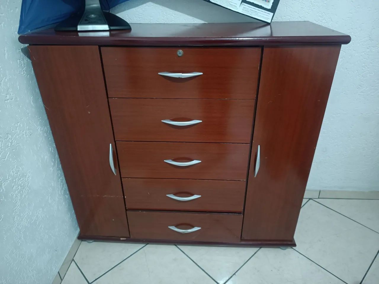 Cômoda com 5 gavetas