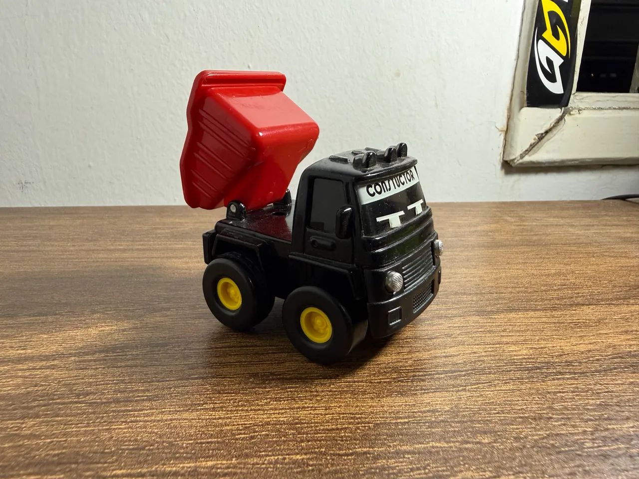 Caminhão de carga miniatura anos 90