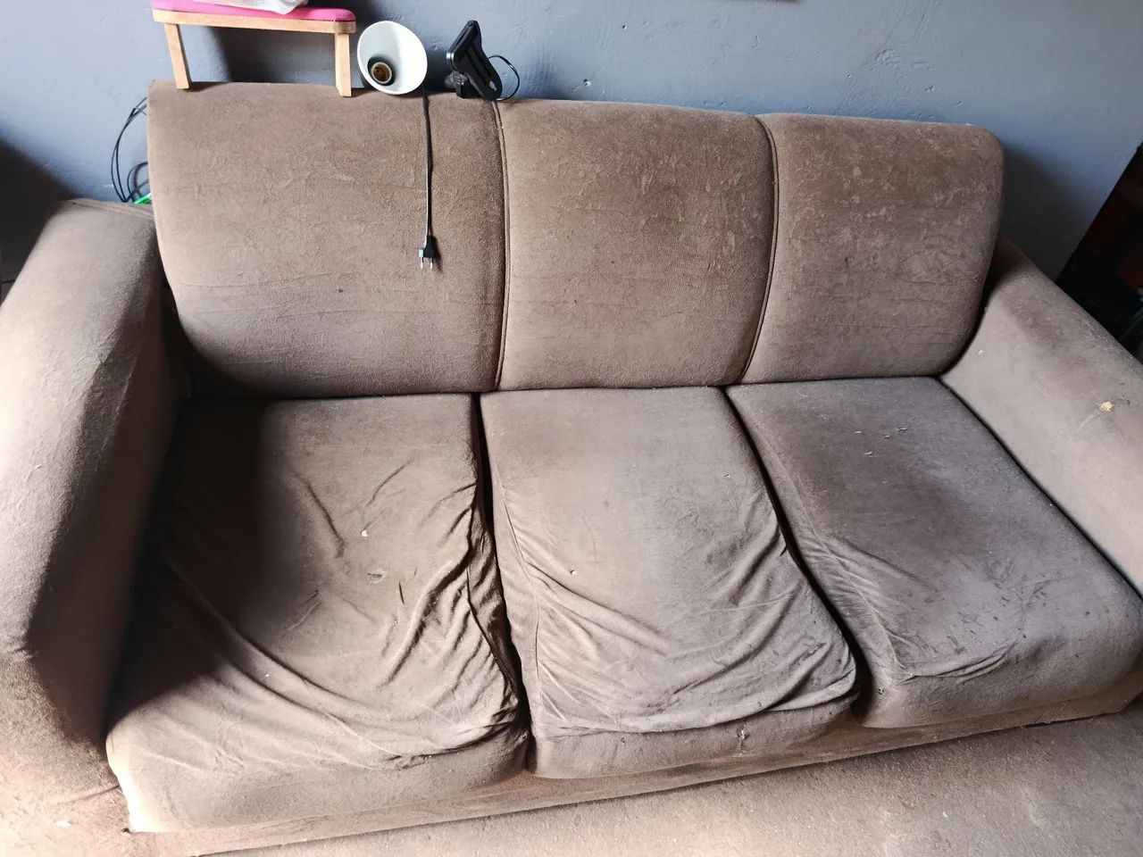 Vendo esse sofa de três lugares 