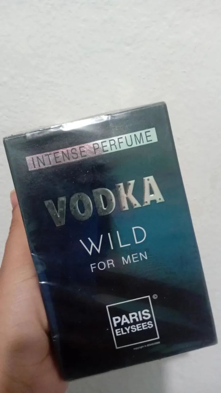Vendo esses 3 perfume lacrados no precinho  - Foto 3