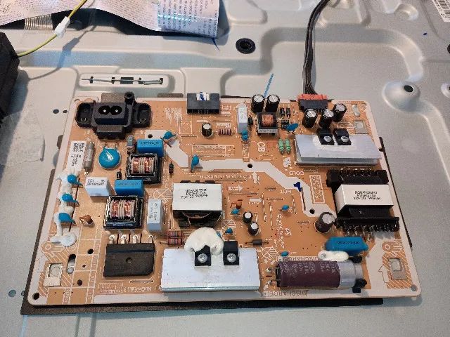 peças tv Placa mãe + fonte - Foto 4