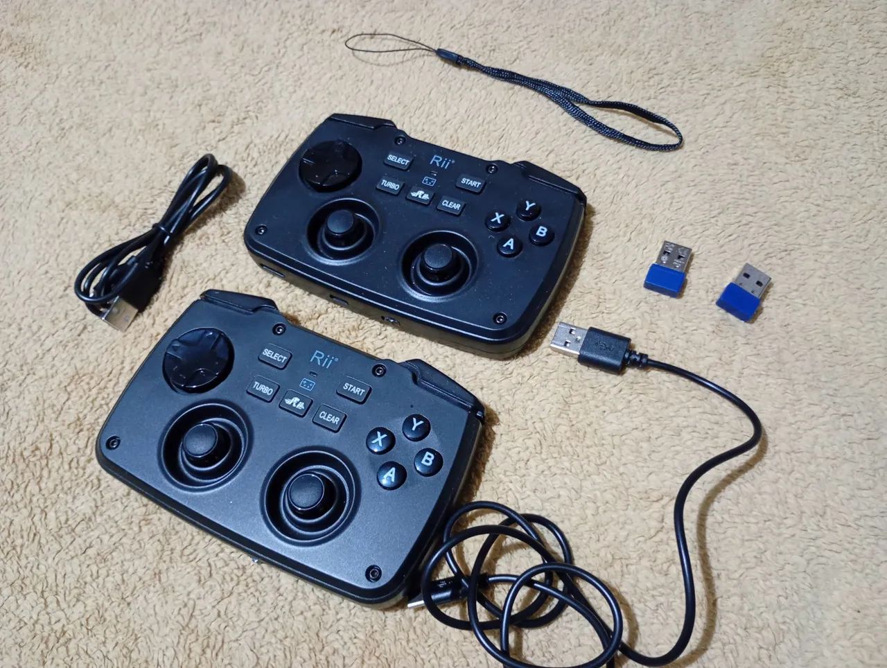 x2 Controles/Gamepad Wireless com Teclado 2 em 1 - Foto 2