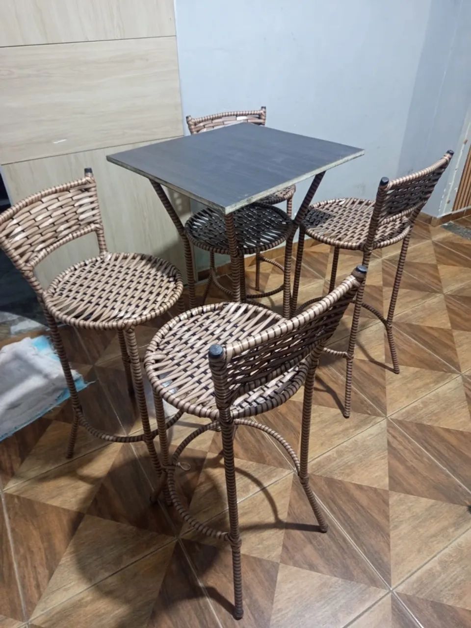 Mesa 4 cadeiras 