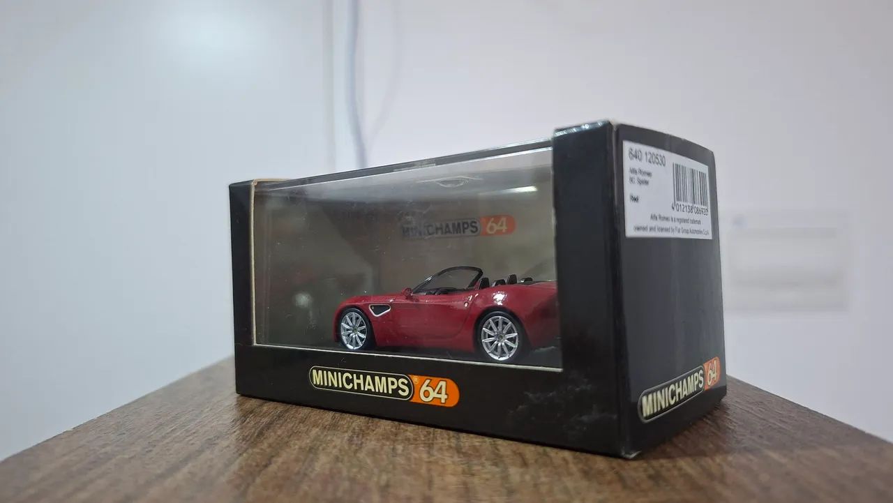 Minichamps Alfa Romeo 8C Spider vermelha 1:64 - Foto 2