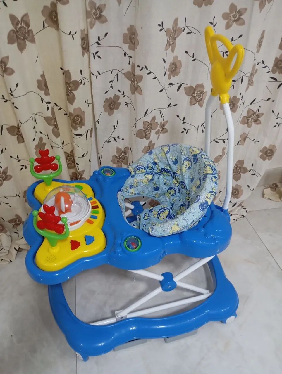 Andador com mesa interativa. - Foto 2