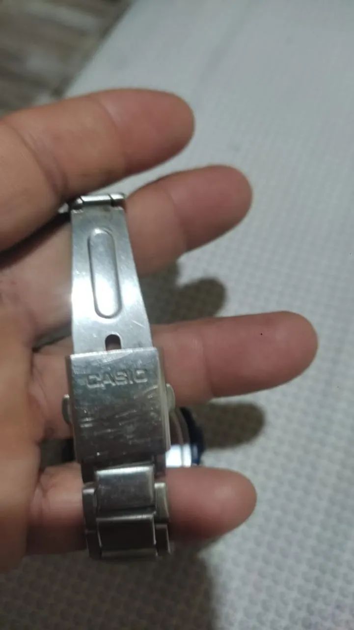 Vendo um relógio casio solar funcionando perfeitamente 
