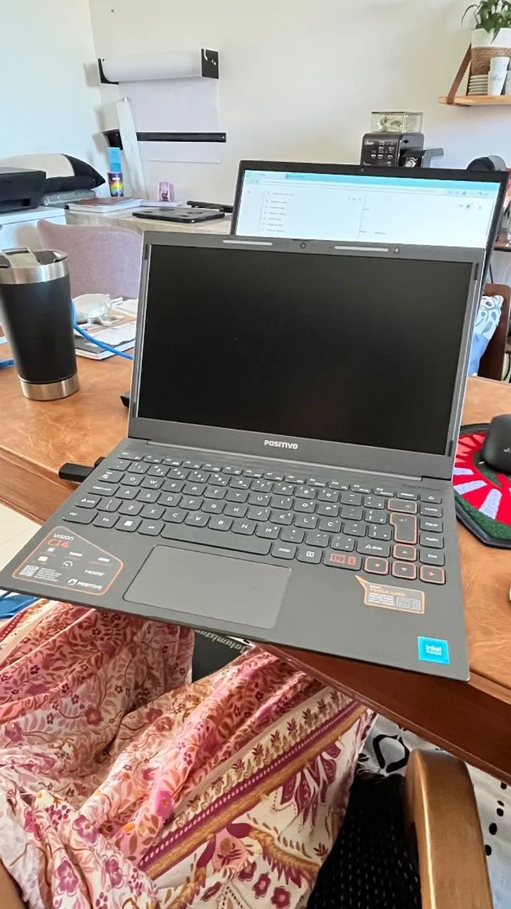 Notebook Positivo Celeron 4G RAM c/ NF