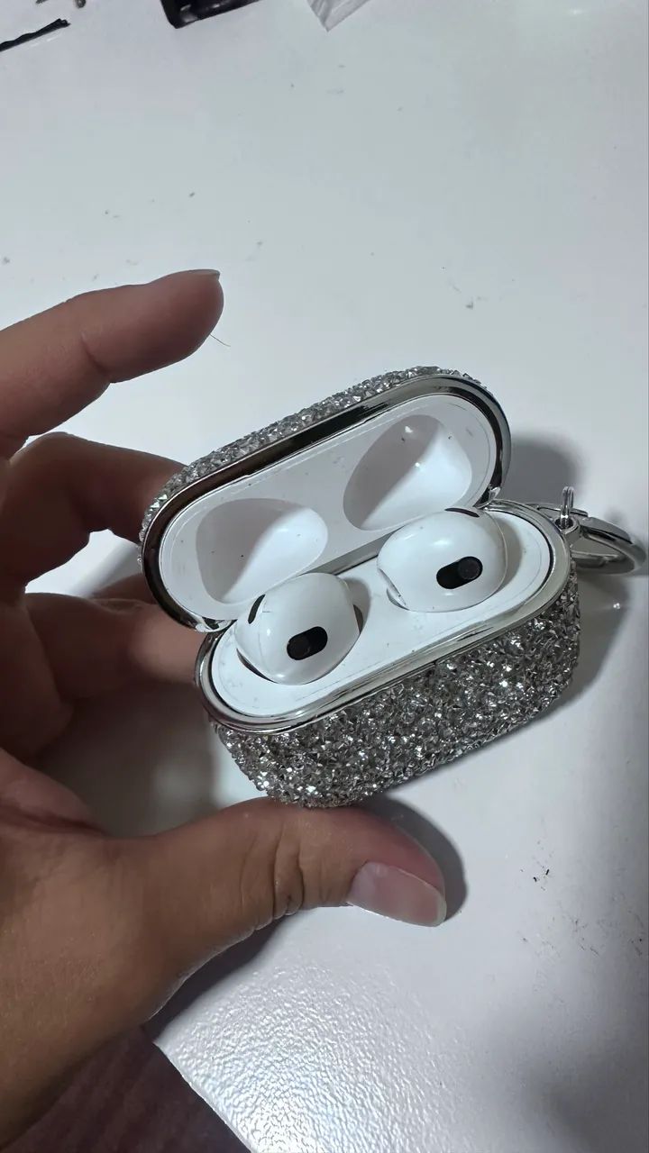 AirPods3 本体　おまけ Barbada AirPods 3 com MagSafe Charging Case impecável - Fones de