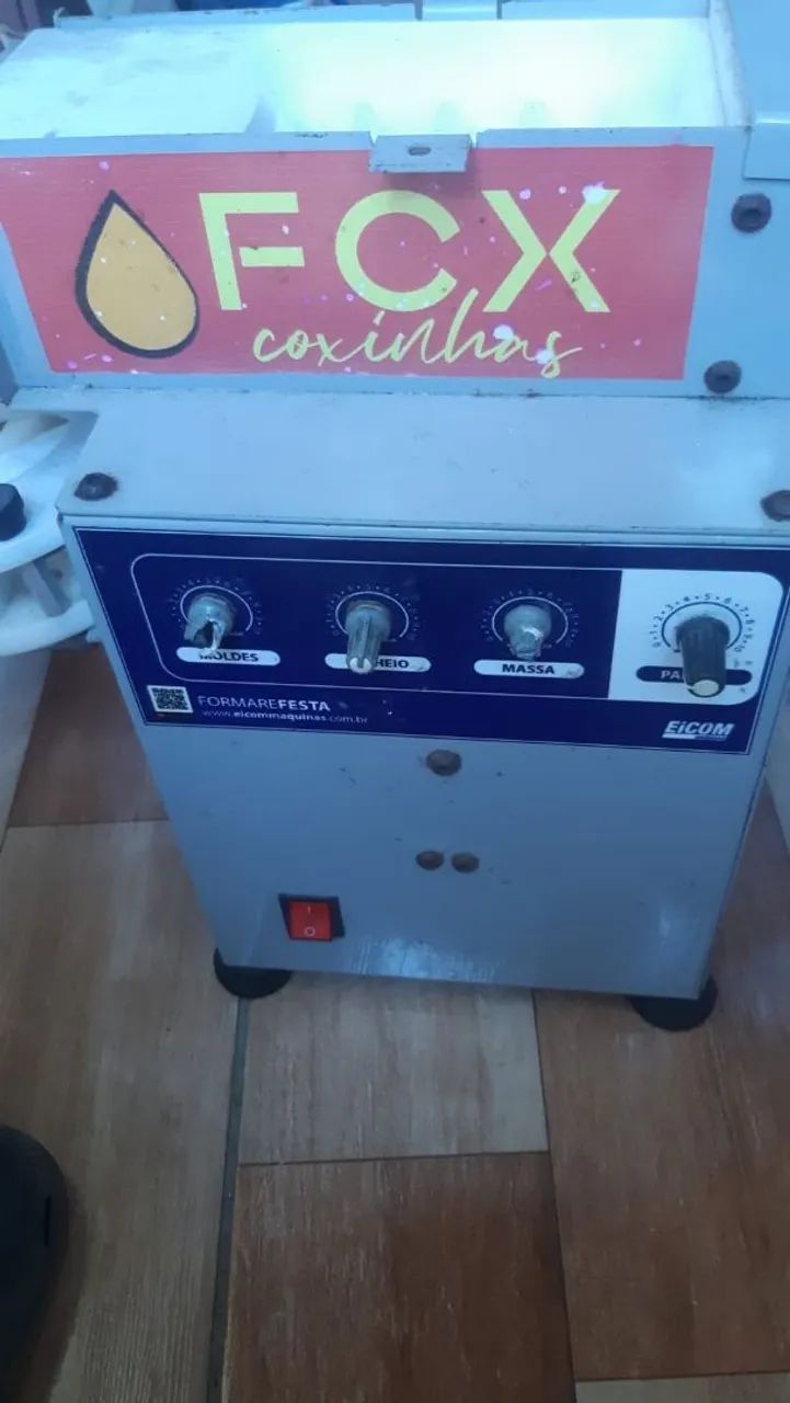 Máquina de fazer salgados 