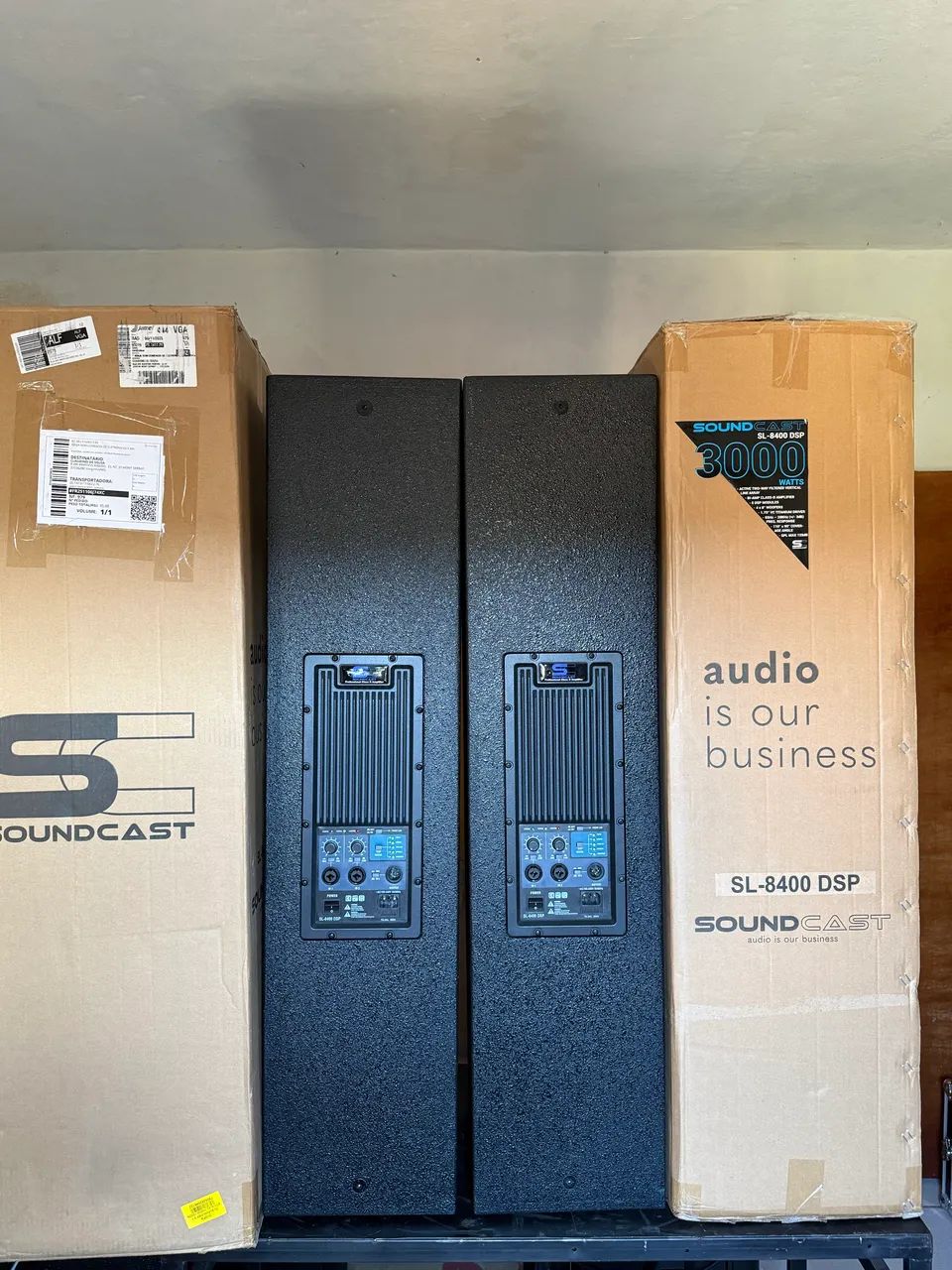 Caixa Ativa Line Array Profissional -  Soundcast SL8400 DSP 3000W (Somente o PAR)