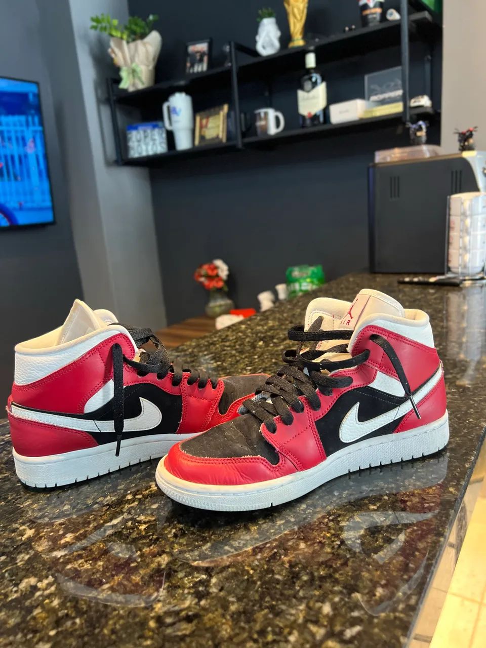 Tênis Jordan Air Jordan 1 Mid - Foto 2