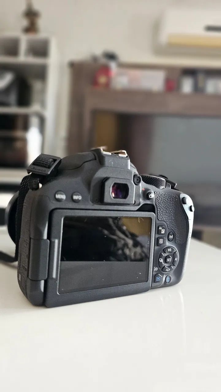 Camera Canon T7i  - Foto 2