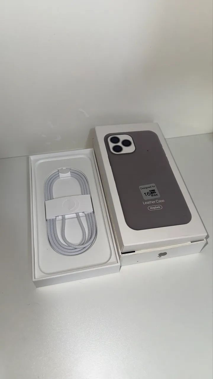 iPhone 16 Pro Max 256Gb Titânio - Celulares e Smartphones
