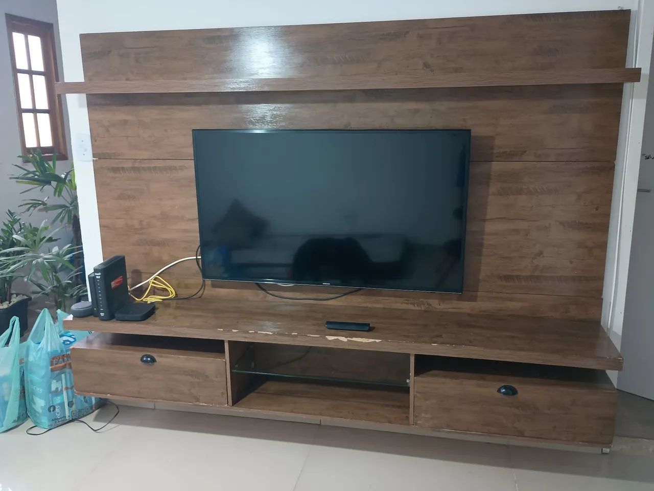 Painel madeira  com avarias 