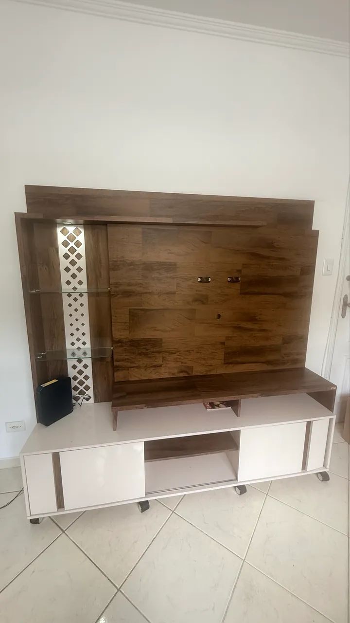 Rack com painel e rodinha  - Foto 4