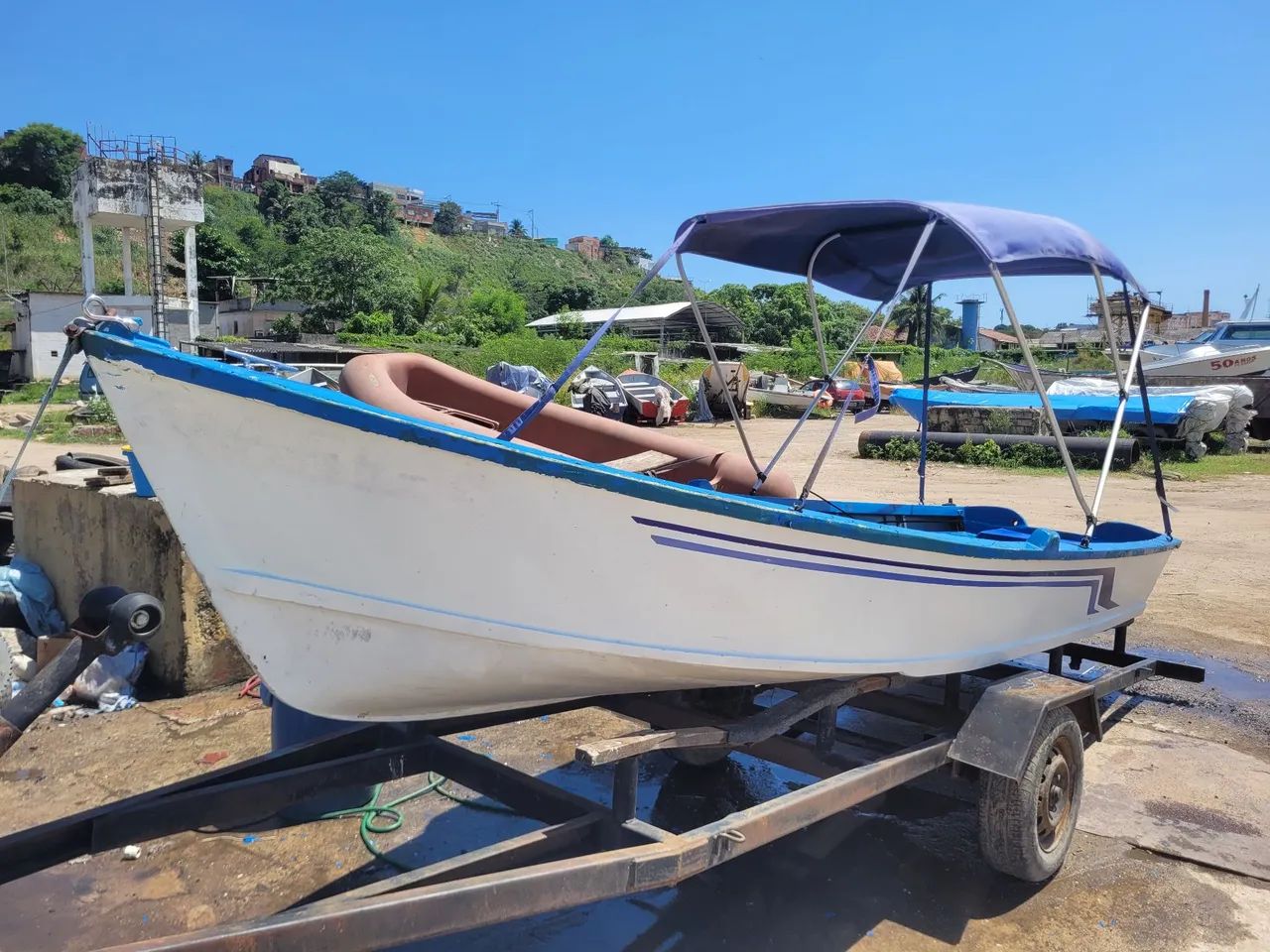 Barco de pesca ou passeio