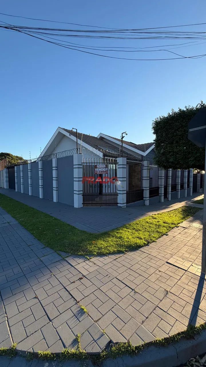 Casa à venda em Maringá, Jardim Pinheiros, com 3 quartos, com 128 m²