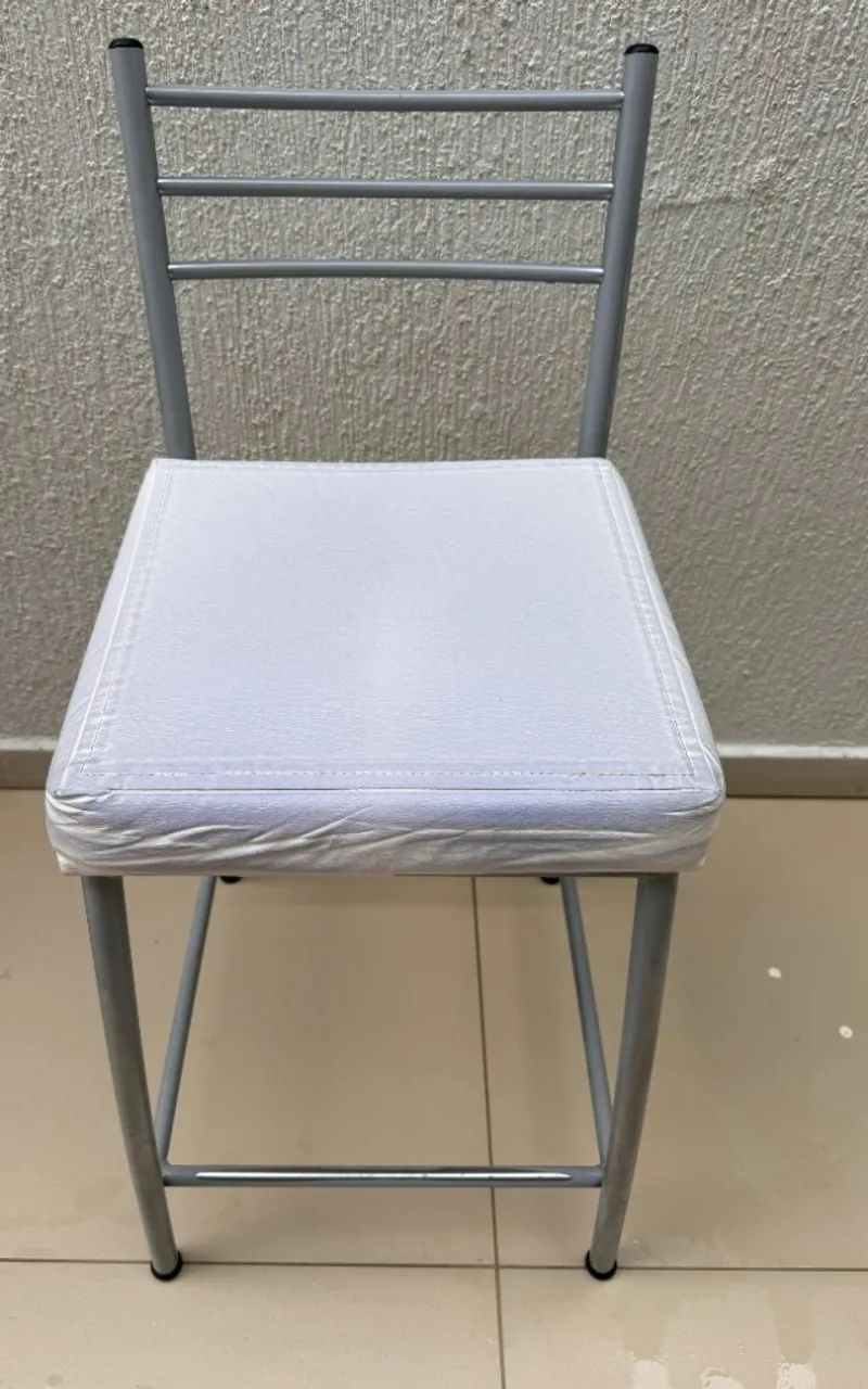 Cadeira Metálica com Assento Estofado 