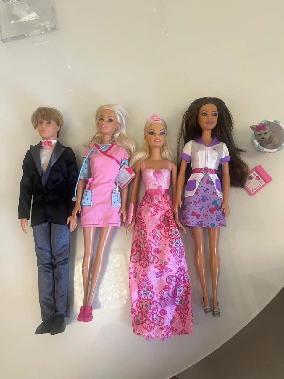 Bonecas barbie e Ken (lote com 4 bonecos)