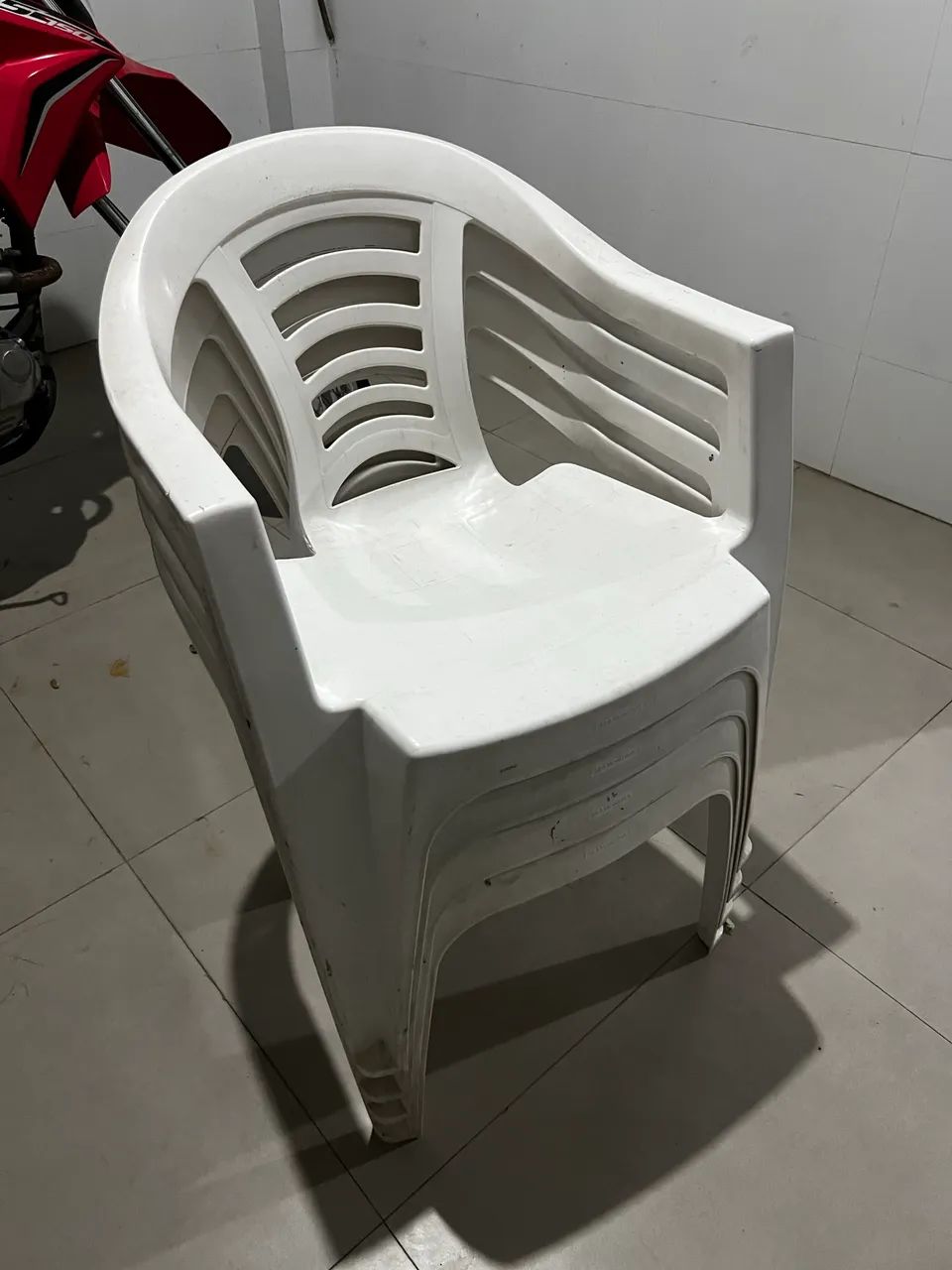 Cadeira de plástico  - Foto 5
