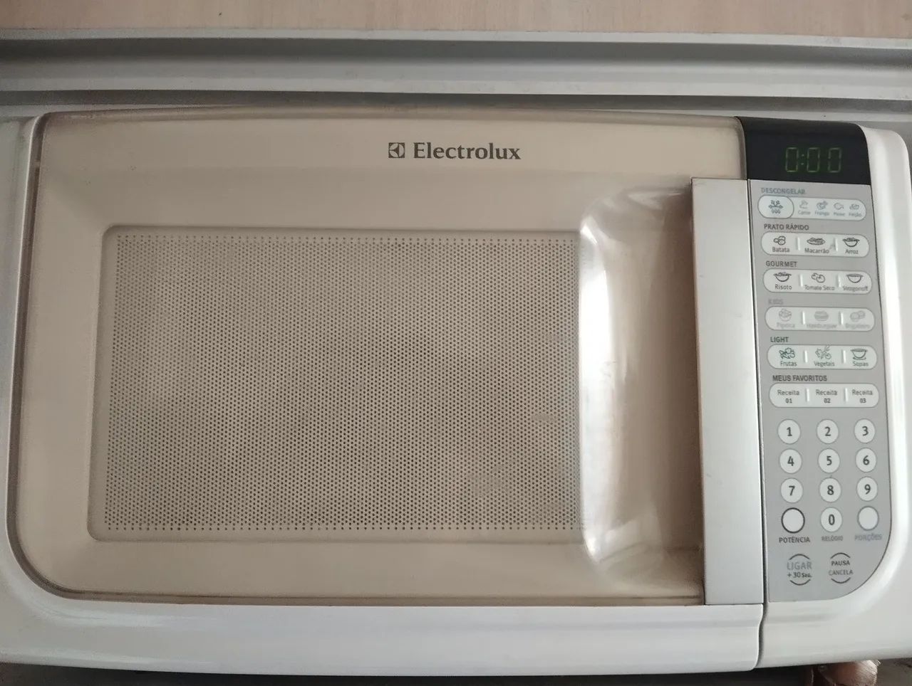 Vendo Microondas Eletrolux 30 litros 
