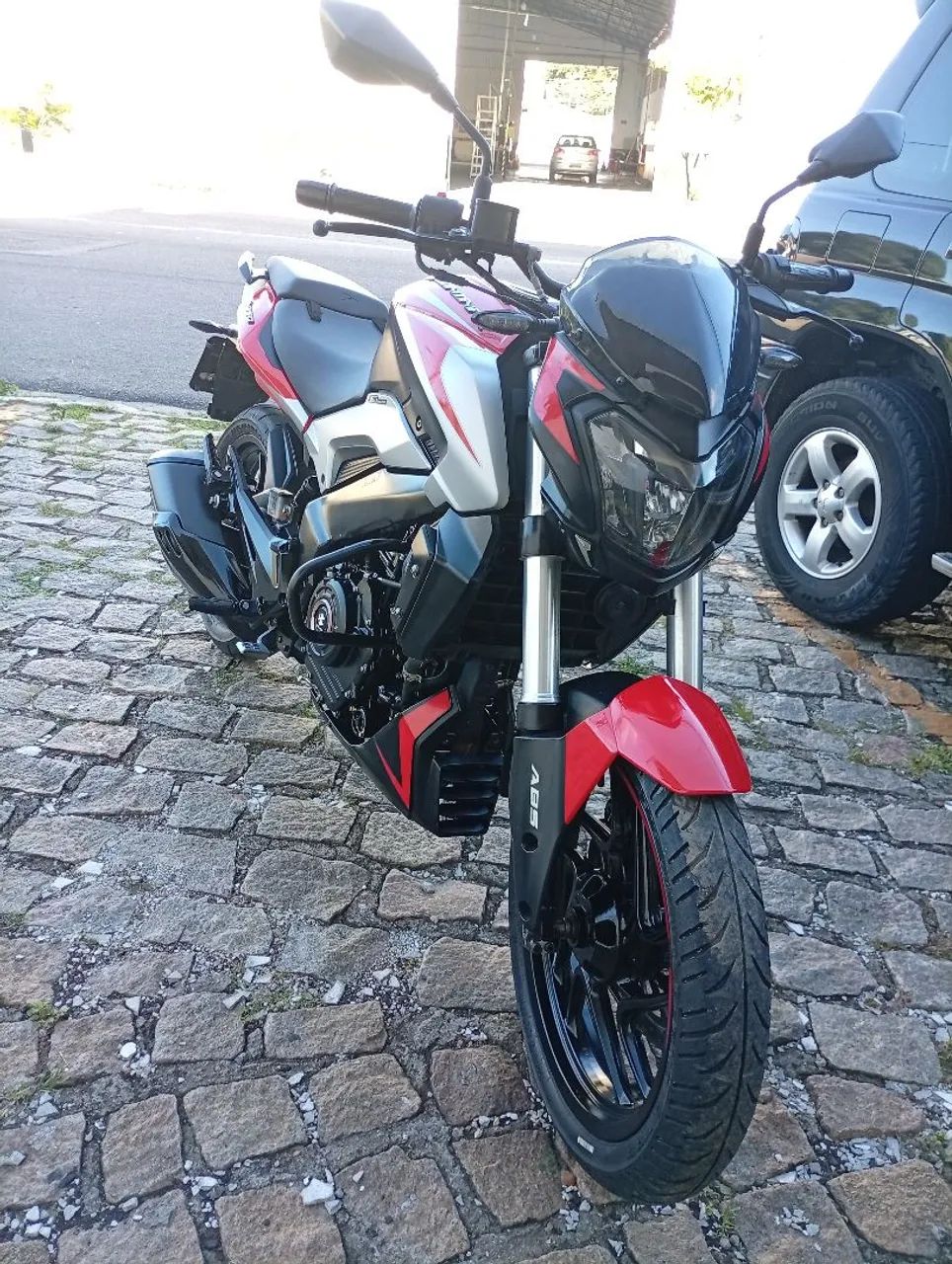 Bajaj Dominar 250 - Foto 5