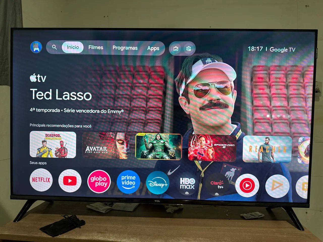 Vendo TV Smart TCL FullHd QLed 43 polegadas, 1 mês de uso. Estou me mudando p outro estado