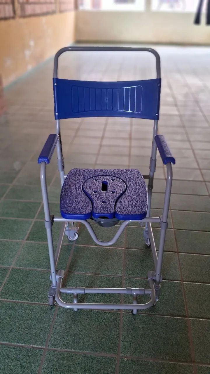 Cadeira higiênica  - Foto 2