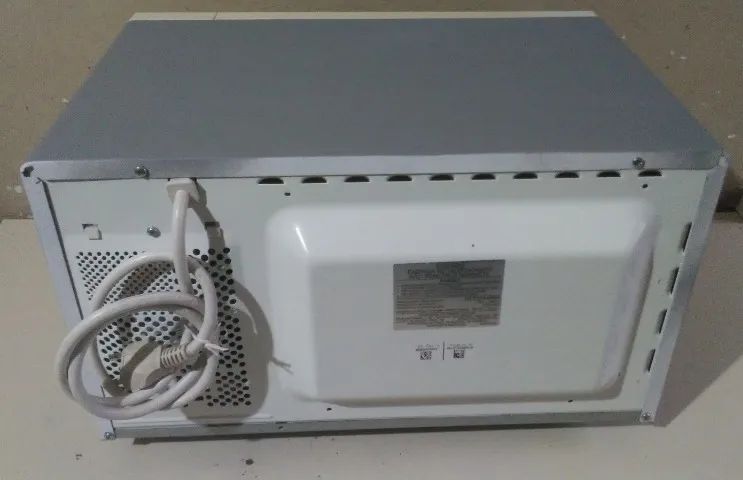 VENDO MICROONDAS PANASONIC DIA A DIA USADO DE 110V - Foto 5