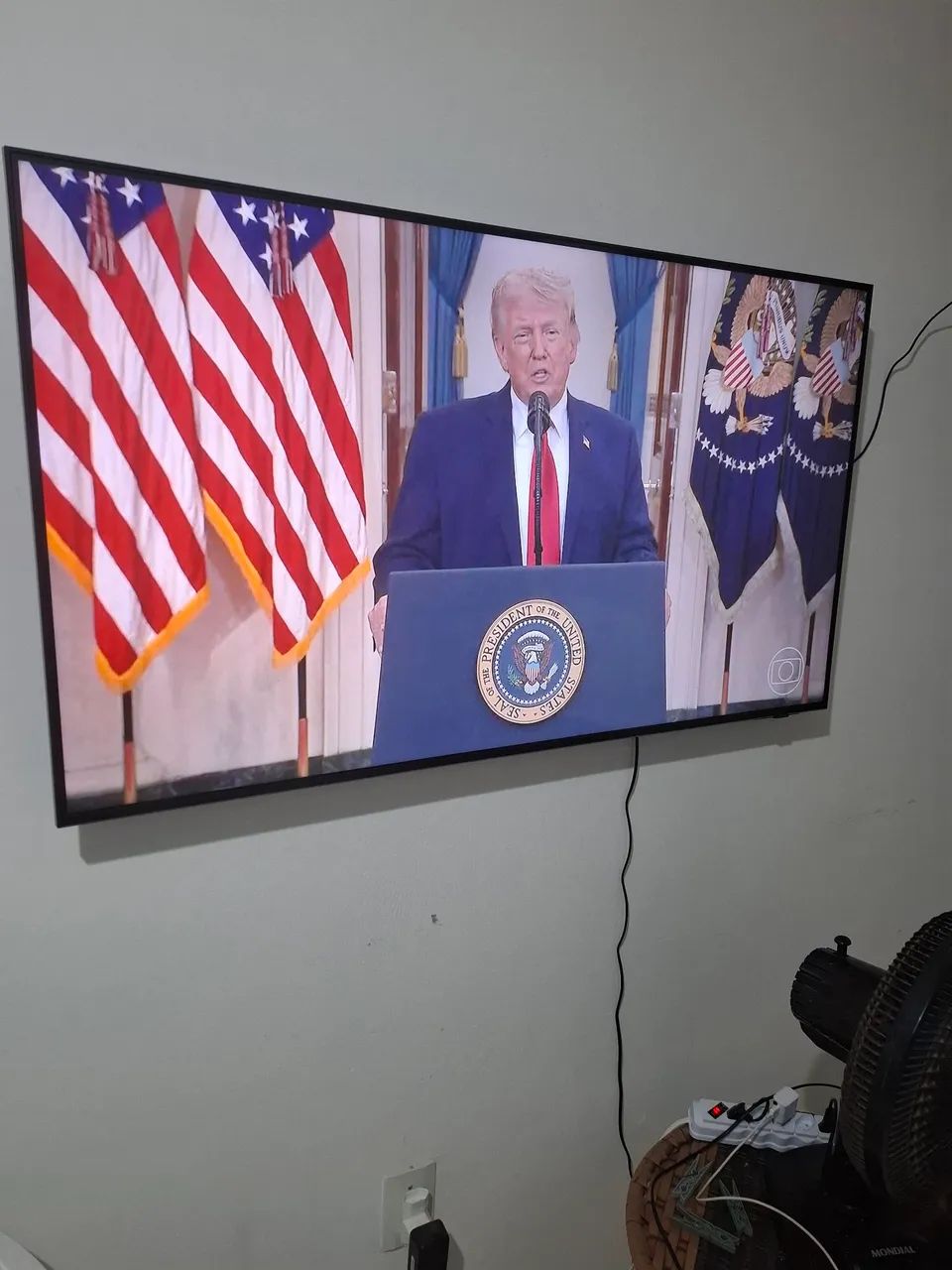 Tv Samsung 50 polegadas cristal estou vendendo pois estamos indo viajar por 1800 reais  - Foto 4