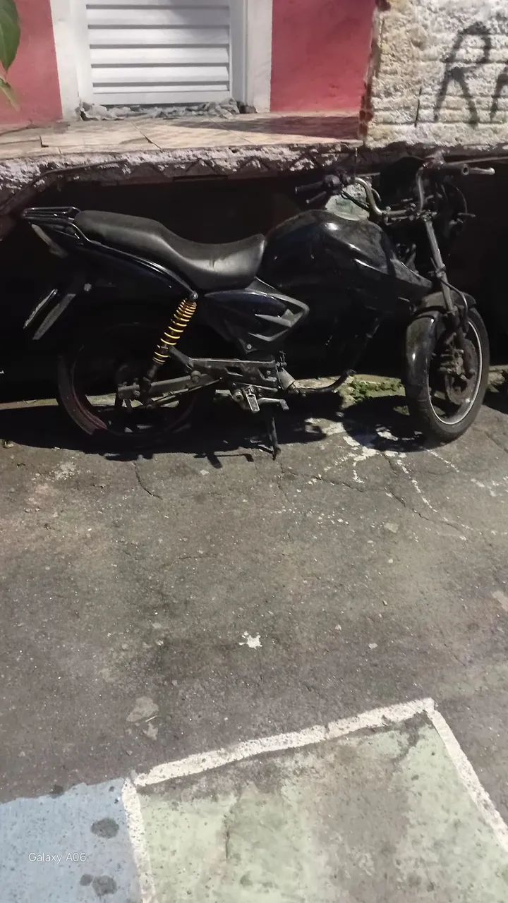 Vendo uma moto Dafra Apache 2011preta - Foto 2