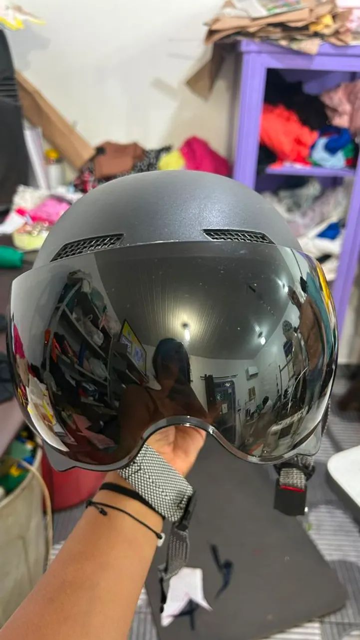 Vende-se capacete