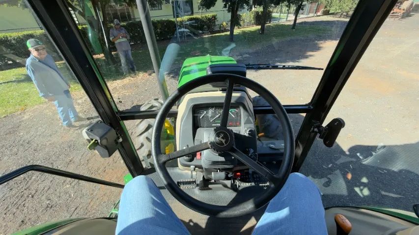 Trator John Deere 5078 E 4X4 2018 com apenas 772h - Foto 4